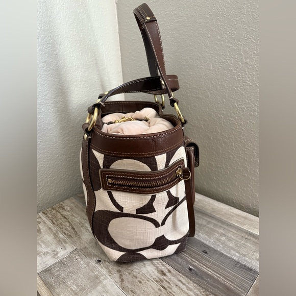 Coach Brown and Cream Shoulder Bag - Picture 4 of 16